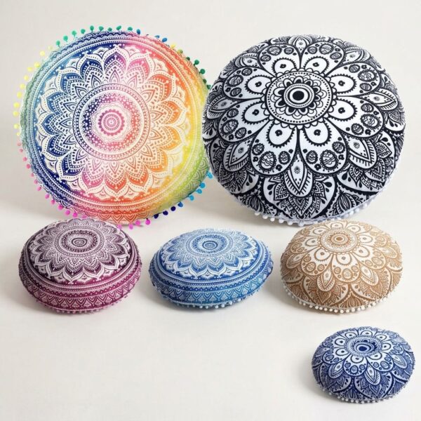 Housse de coussin rond mandala bohème avec pompons
