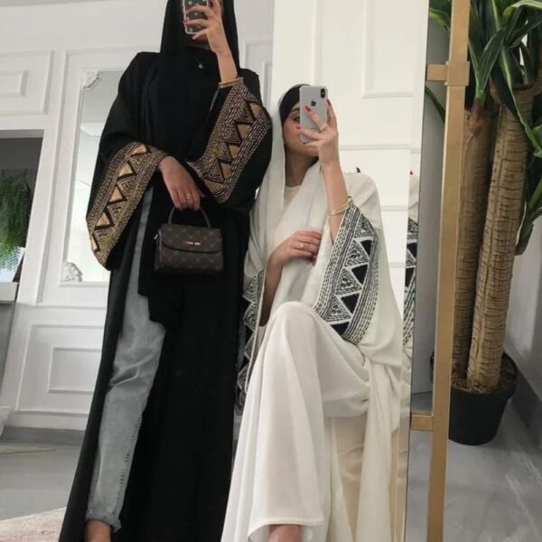 Abaya brodée inspirée du kaftan marocain avec manches larges