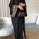 Kaftan-marocain-en-polyester-fluide-avec-manches-kimono-brodees-et-col-en-V-picture-5