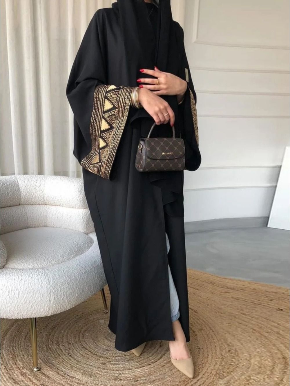 Abaya bordada inspirada no cafetã marroquino, mangas largas