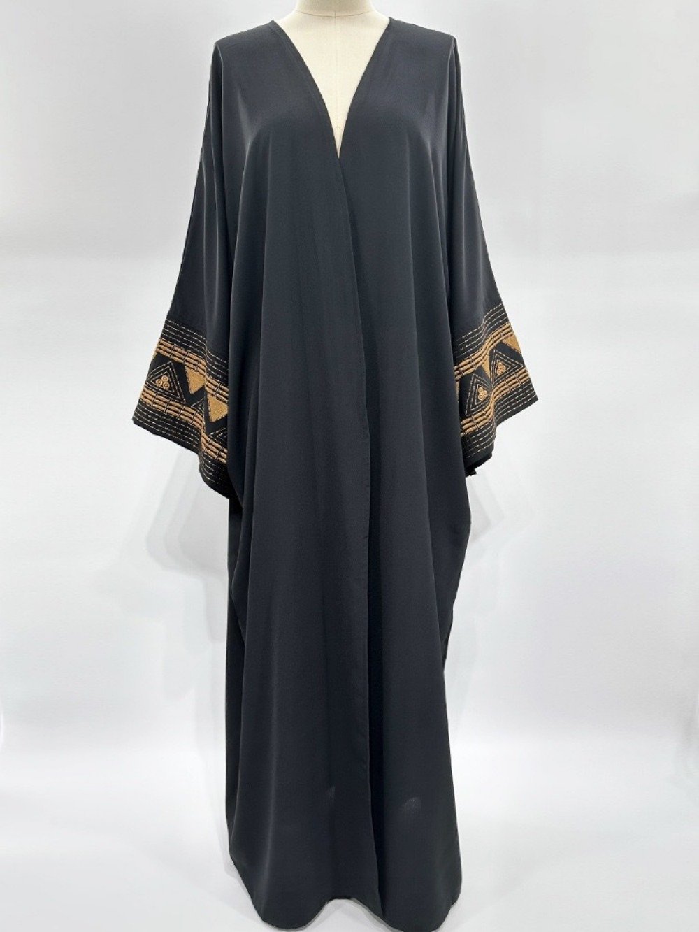 Abaya bordada inspirada no cafetã marroquino, mangas largas
