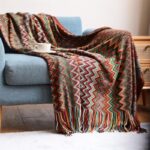 Plaid-tricote-main-en-acrylique-avec-motif-zigzag-multicolore-et-franges-picture-3