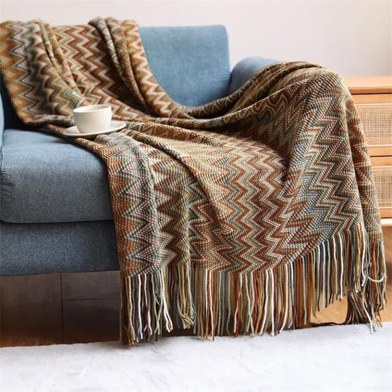 Plaid-tricote-main-en-acrylique-avec-motif-zigzag-multicolore-et-franges-picture-7