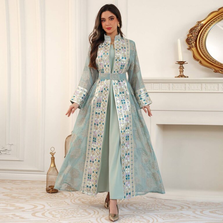 Robe-orientale-longue-brodee-avec-ceinture-et-manches-evasees-picture-4