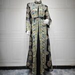 Robe-orientale-longue-brodee-avec-ceinture-et-manches-evasees-picture-7