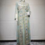 Robe-orientale-longue-brodee-avec-ceinture-et-manches-evasees-picture-8