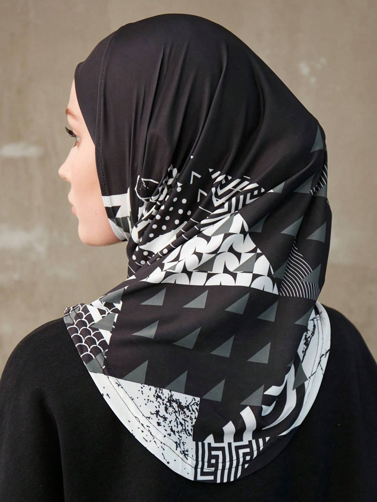 Hijab-instantane-a-motifs-geometriques-picture-14